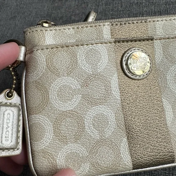 Vintage Y2K Gold Coach Wristlet - Picture 7 of 10